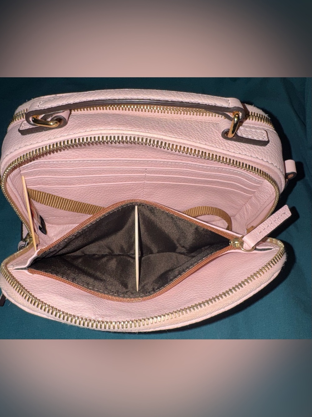 Dooney & Bourke Women's Belvedere Ambler Crossbody Camera Bag Pebbled Leather - Picture 10 of 15